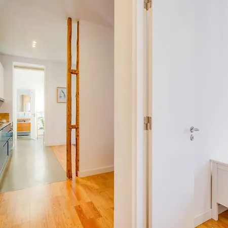 Akicity Anjos Cerulean * ליסבון