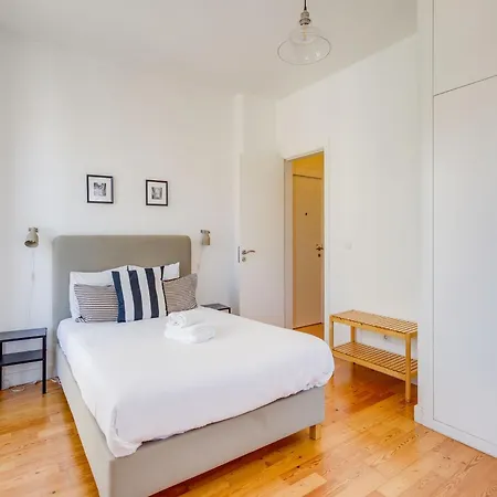 Akicity Anjos Cerulean Apartment Lisbon